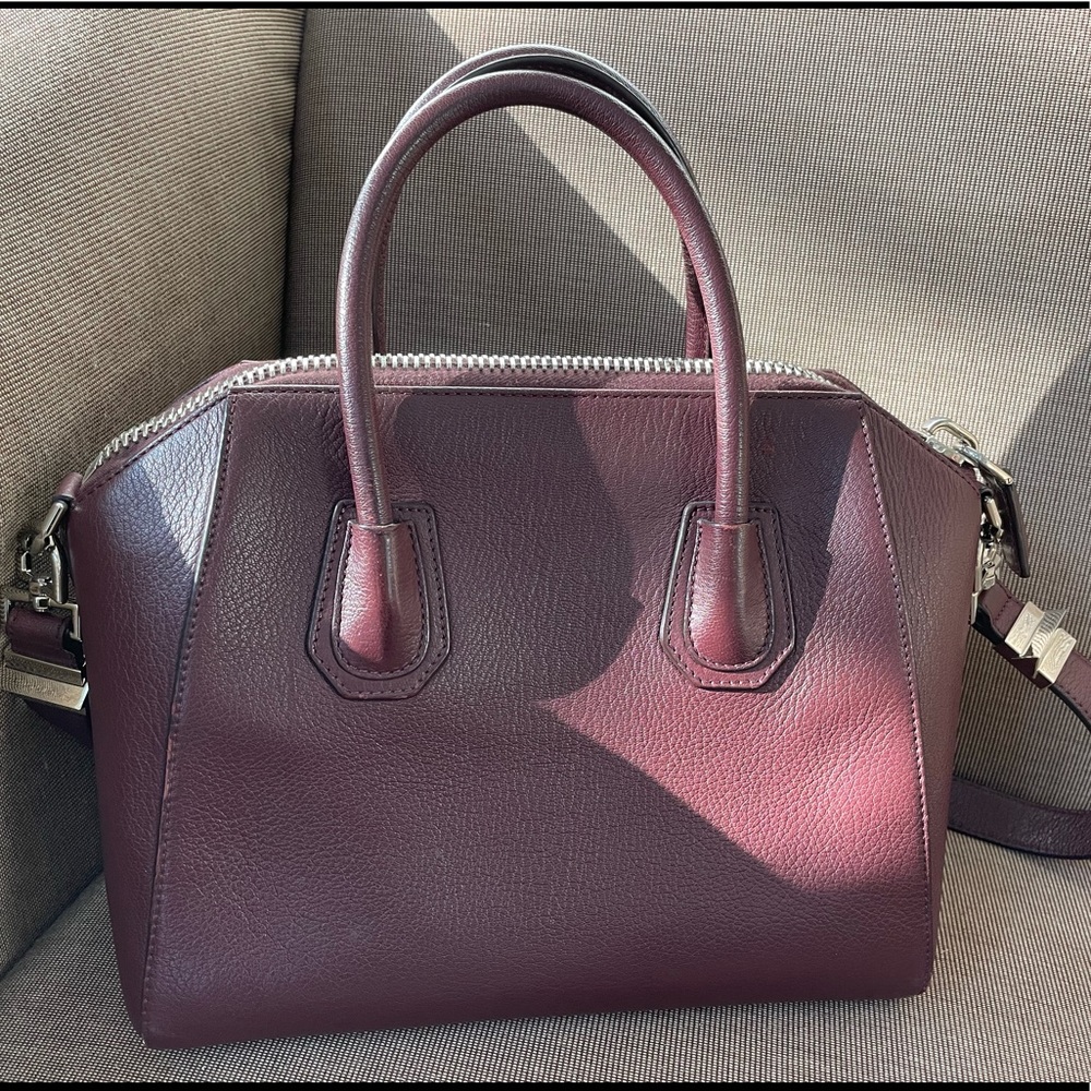 Authentic Givenchy Small Antigona bag in Aubergine - Picture 7 of 16